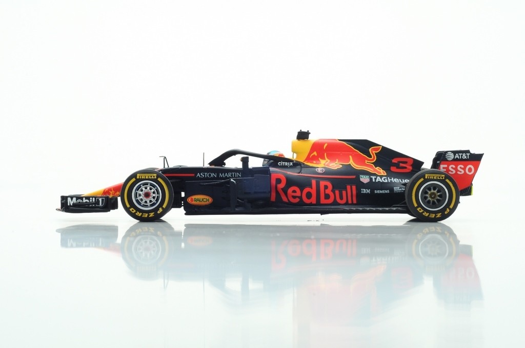 スパーク Red Bull RB14 #33 オーストラリア2018 SPARK 18S347 RED BULL Racing-TAG Heuer N°3 Winner GP China 2018