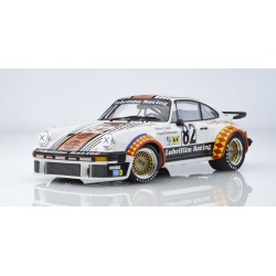 MINICHAMPS 155796482 Porsche 934 n°82 24 Heures du Mans 1979 1.18