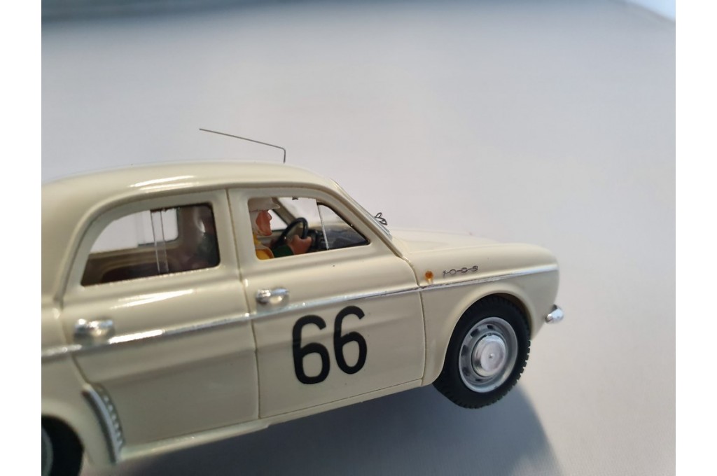 NO SPARK PORSCHE Carrera RSR #65 24 Heures du Mans 1975 1/43 Universal