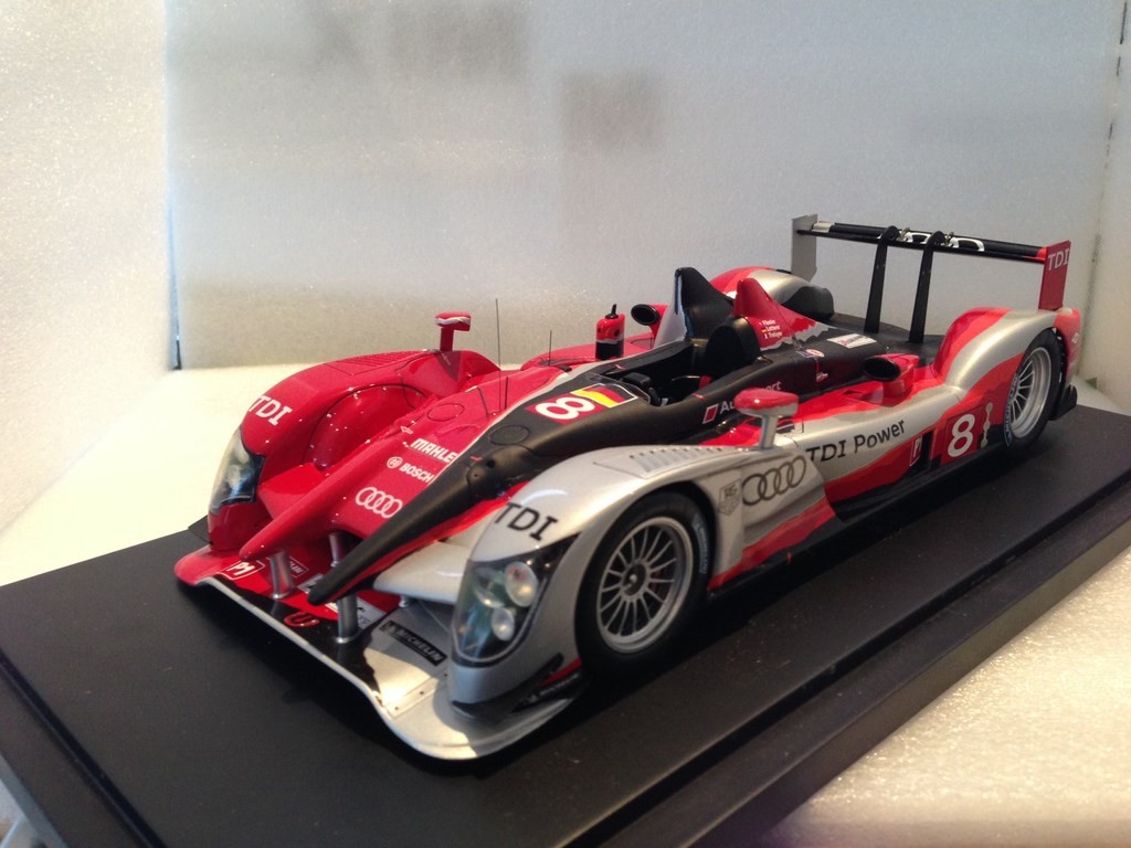 Diecast model cars Audi R15 1/18 Norev tdi no.1 24h le mans 2009 capello / krist