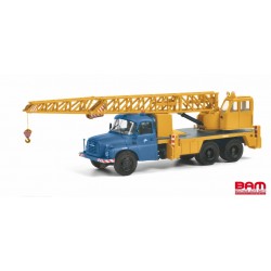 SCHUCO 450285100 Tatra T148 crane truck 1:43