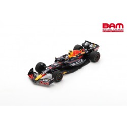 SPARK 18S778 RED BULL Racing RB18 N°11 Oracle Red Bull Racing Vainqueur GP Singapore 2022 Sergio Perez (1/18)