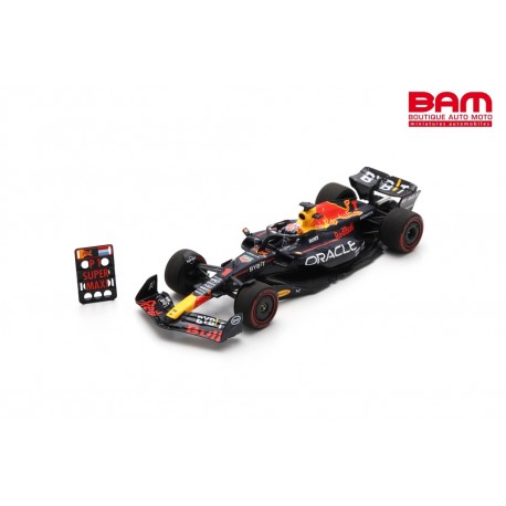 SPARK S8592 RED BULL RB19 N°1 Oracle Red Bull Racing Vainqueur GP Grande-Bretagne 2023 Max Verstappen avec pit board (1/43)
