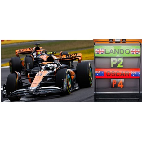 SPARK S8593 MCLAREN MCL60 N°4 McLaren 2ème GP Grande-Bretagne 2023 Lando Norris avec pit board (1/43)