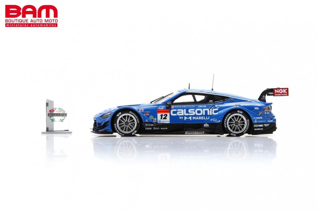 SPARK 43SGT2022 NISSAN Z N°12 CALSONIC IMPUL TEAM IMPUL Series Champion  GT500 SUPER GT 2022 avec CHAMPION BOARD (1/43) - Boutique Auto Moto / SPARK