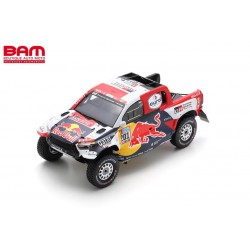 SPARK 18S319 TOYOTA GR DKR HILUX T1+ N°201 Vainqueur Dakar 2022 Nasser Al-Attiyah - Mathieu Baumel (1/18)