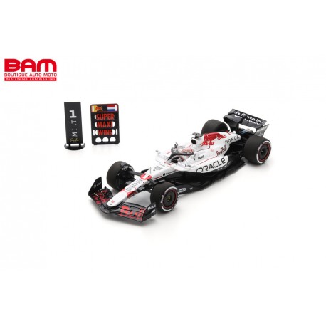 SPARK 18S1004 RED BULL Racing RB21 N°1 Oracle Red Bull Racing Vainqueur GP Japon 2025 Max Verstappen avec Pit Board (1/18)