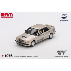 MINI GT MGT01076-L MERCEDES-BENZ 190E 2.3-16 N°11 Ayrton Senna Race of Champions 1984 avec figurine 1/64