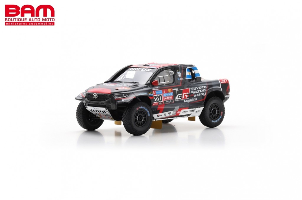 Modèle Réduit 1:43 SPARK Toyota Hilux Dakar 2023 Yacopini Carreras S5887
