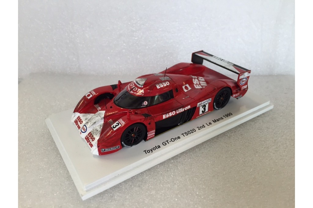 Spark Toyota TS020 GT-One N°2 Le Mans 1999 – 1/43 – Avec Présentoir
