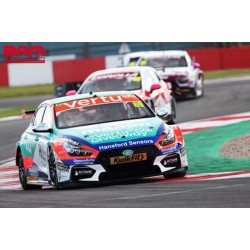 SPARK UK055 HYUNDAI i30N Fastback NÂ°80 Team Vertu - BTCC 2026 Tom Ingram (500ex.) 1/43