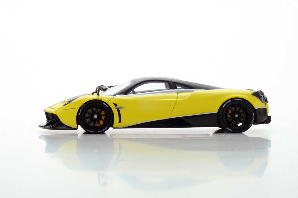 Miniature TRUESCALE 1/43 – Pagani Huayra Pacchetto Tempesta 2016 – Jaune – Neuve